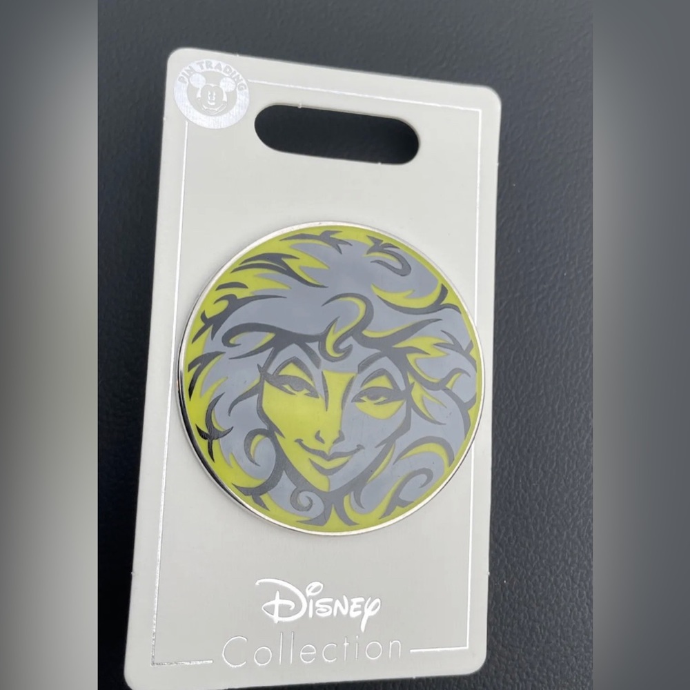 ✨ Authentic Disney Parks Haunted Mansion Madame Leota Pin NWT ✨